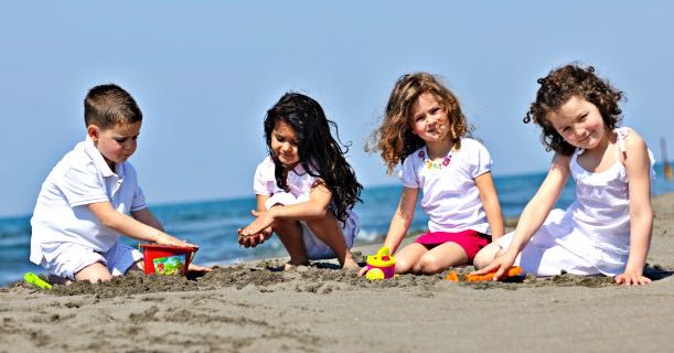 kids-playing-at-beach-image